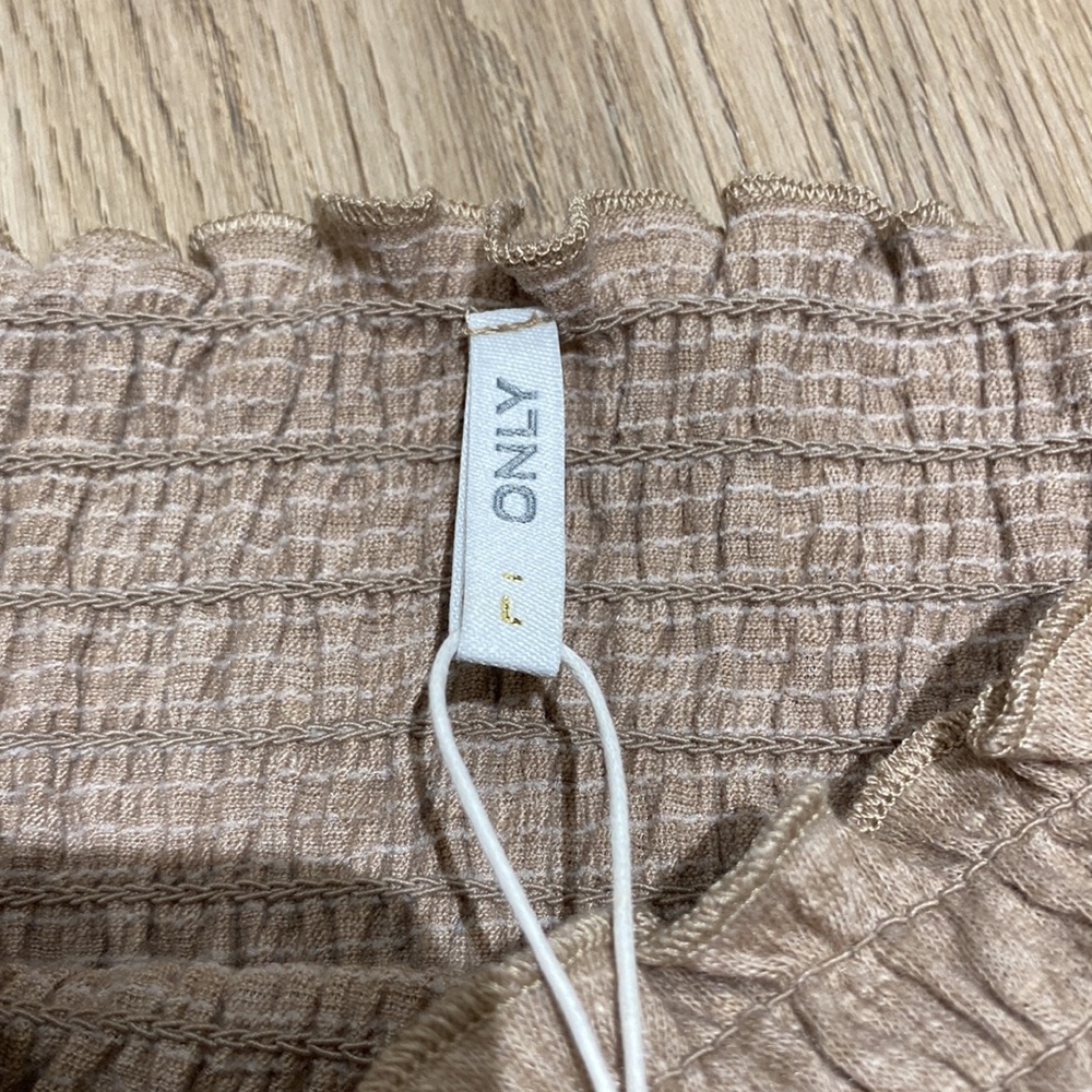 NWT ONLY Nalena Puff Smock Top - Picture 6 of 9